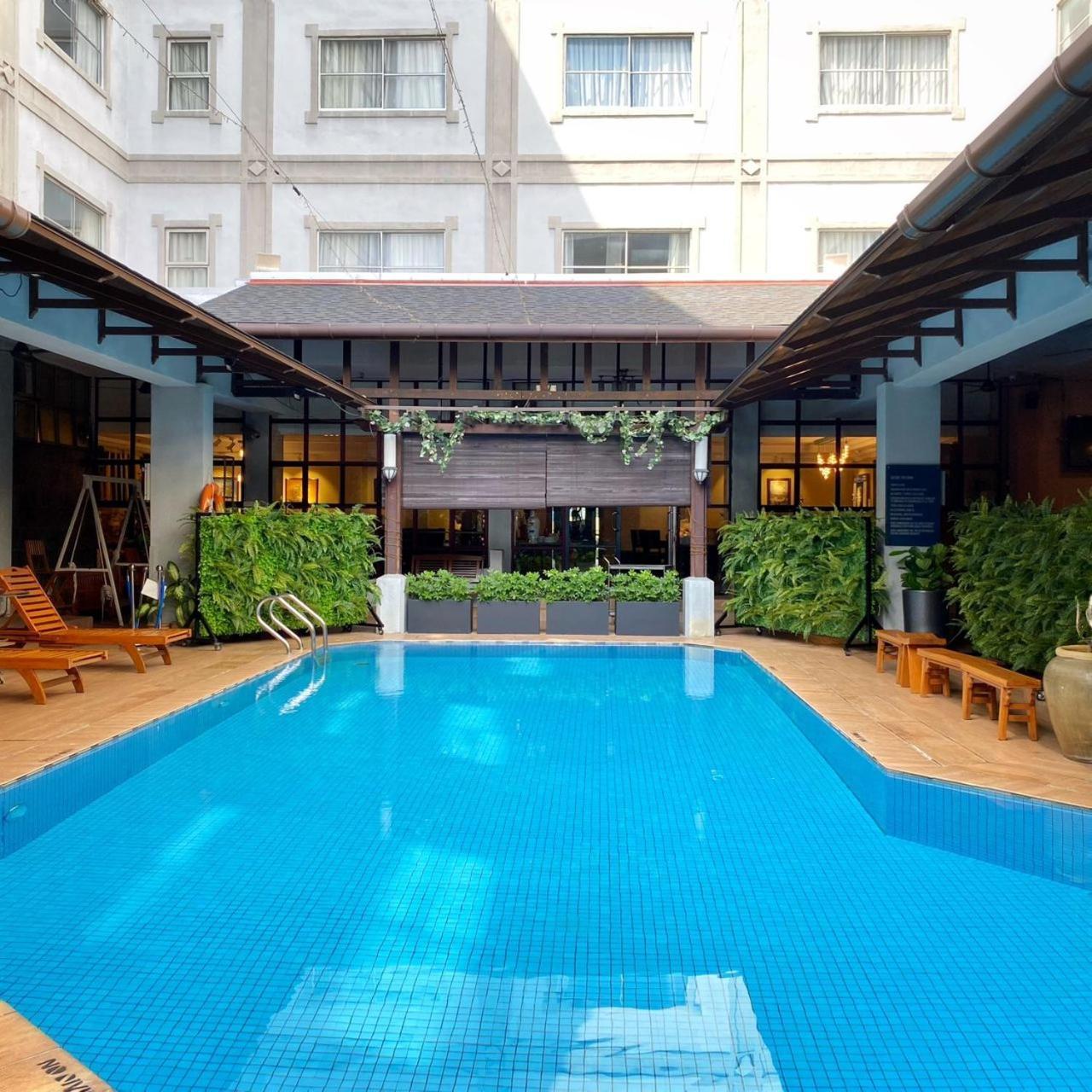 Hotel Maluri Kuala Lumpur Exterior photo